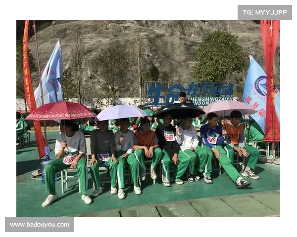 小小搏击手勇闯擂台儿童搏击大赛点燃青春梦想铸就坚强意志