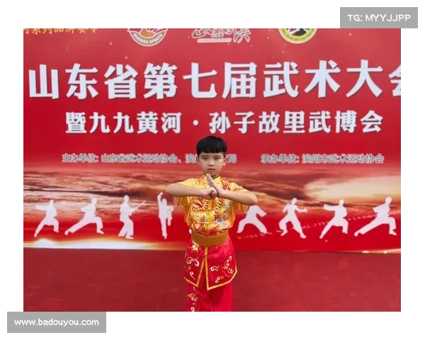 2015年武术比赛、2015年武术赛事盛况回顾 激情赛场高手对决展现中华武术魅力 2015年武术比赛、2015年武术赛事盛况回顾 激情赛场高手对决展现中华武术魅力